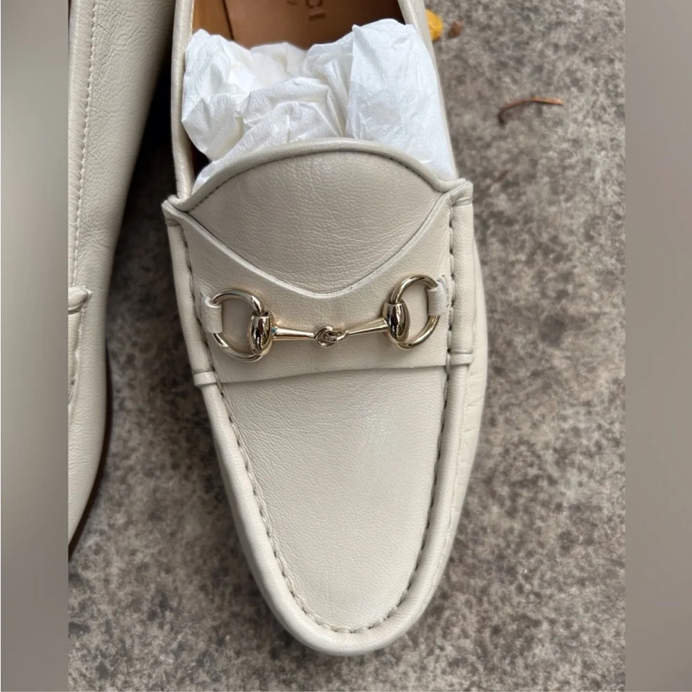 GUCCI LOAFERS NWT WHITE SIZE-8
BOX INCLUDED - Picture 4 of 9